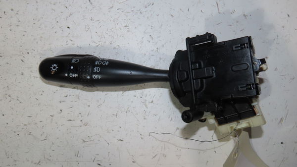 Commande eclairage Toyota COROLLA (_E12_) 2.0 d-4d (cde120r_, cde120l_) (2002-2006)