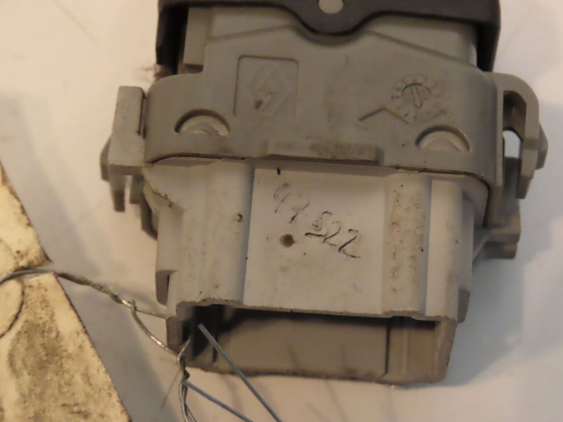 Commande lève-glace porte avant droite Renault ESPACE IV (JK0-1_) 2.0 dci (jk01, jk02, jk1j, jk1k, jk1h) (2006)