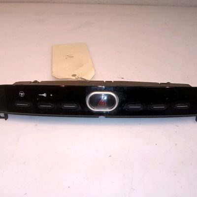 Bouton de warning FIAT PUNTO EVO III Phase 1 10-2009--12-2013 1.3 MULTIJET 75ch