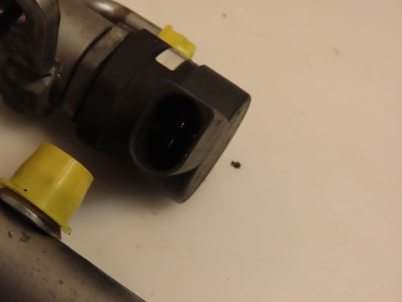 Rampe injection Mercedes-benz CLS (C219) Cls 320 cdi (219.322) (2005-2010)