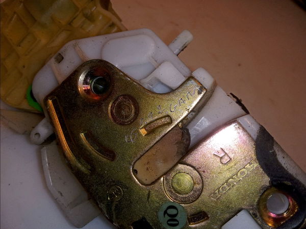 Serrure porte ard Honda CIVIC VII Hatchback (EU, EP, EV) 1.6 i (ep2, eu8, eu6) (2001-2005)