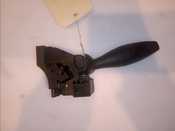 Commande clignotant Ford FOCUS I (DAW, DBW) 1.8 16v (1998-2004)