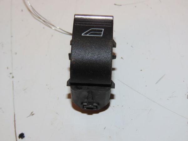 Commande leve-glace porte arrière droite Ford C-MAX II (DXA-CB7, DXA-CEU) 1.6 tdci (2010-2019) 5 portes