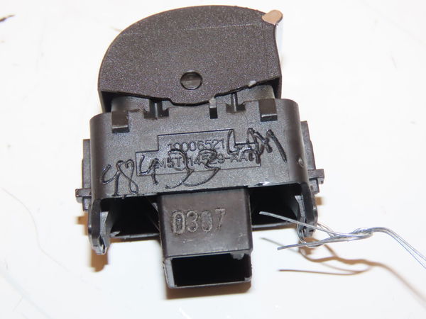 Commande leve-glace porte arrière droite Ford C-MAX II (DXA-CB7, DXA-CEU) 1.6 tdci (2010-2019) 5 portes