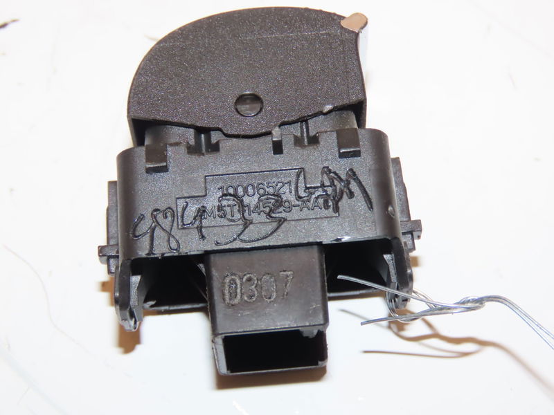 Commande leve-glace porte arrière droite Ford C-MAX II (DXA-CB7, DXA-CEU) 1.6 tdci (2010-2019) 5 portes
