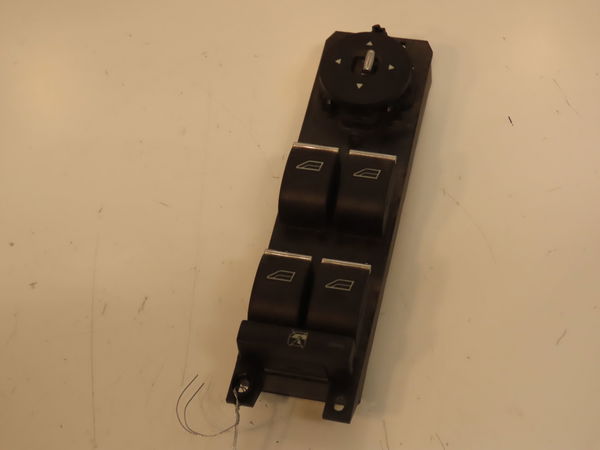 Commande lève-glace porte avant gauche Ford C-MAX II (DXA-CB7, DXA-CEU) 1.6 tdci (2010-2019) 5 portes