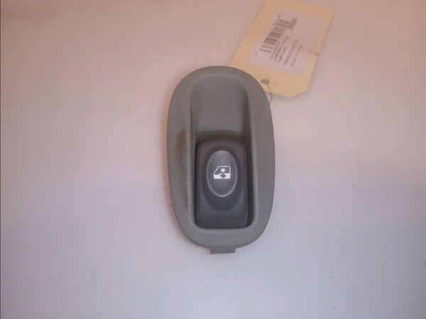Commande leve-glace porte arrière gauche Renault SCÉNIC I Monospace (JA0-1_, FA0_) 1.9 dci rx4 (2000-2003)