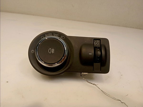 Interrupteur commande de phares Opel INSIGNIA A (G09) 2.8 v6 turbo opc 4x4 (68) (2009-2017)