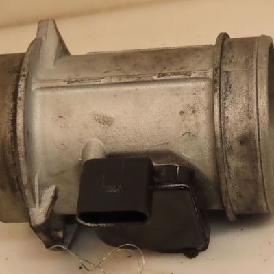 Debimetre air Audi A6 C5 Avant (4B5) 2.5 tdi quattro (2000-2005)