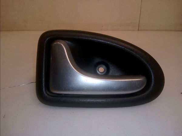 Poignee int porte arg Renault CLIO II (BB_, CB_) 1.5 dci (b-c2j) (2004-2012)