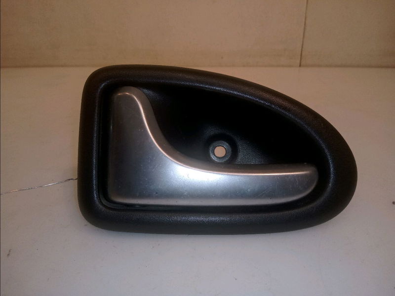 Poignee int porte arg Renault CLIO II (BB_, CB_) 1.5 dci (b-c2j) (2004-2012)