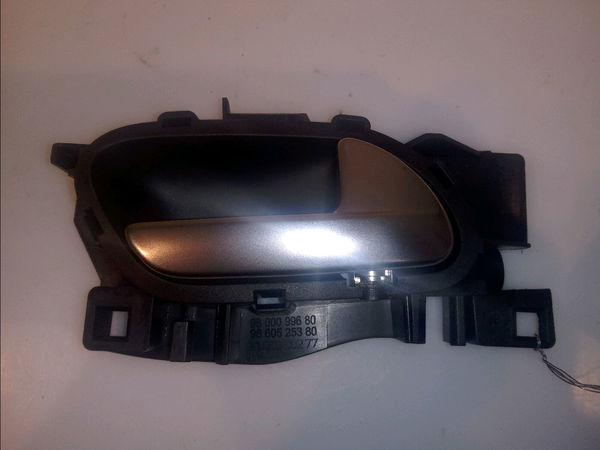 Poignee int porte avd Citroën DS4 (NX_) 1.6 thp 200 (2011-2015)