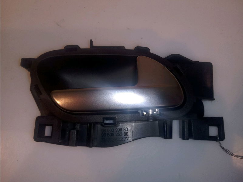 Poignee int porte avd Citroën DS4 (NX_) 1.6 thp 200 (2011-2015)