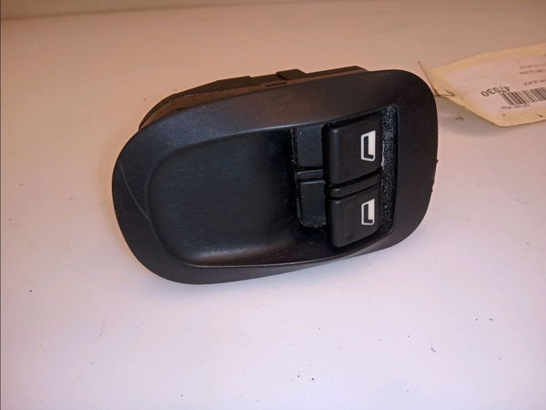 Commande lève-glace porte avant gauche Peugeot 206 3-5 portes (2A-C) 1.4 i (1998-2012) 3 portes