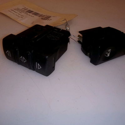 Commande lève-glace porte avant gauche Renault 19 I (B-C53_) 1.9 d (b-c534, b-c53j) (1988-1992) 5 portes