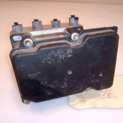 Unité hydraulique abs Peugeot PARTNER Monospace (5_, G_) 1.4 (1996-2015)
