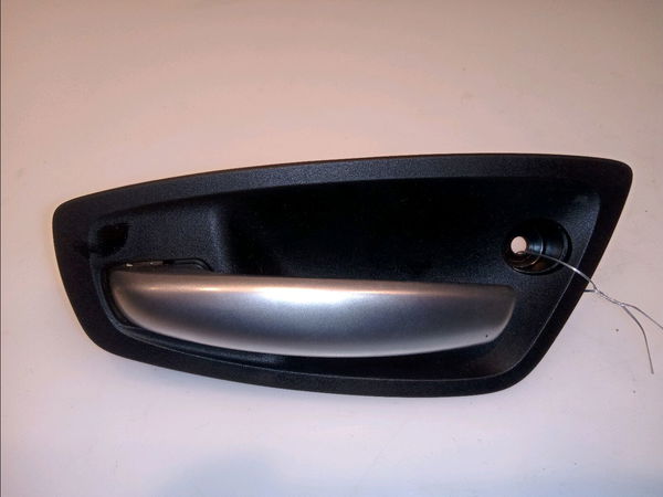 Poignee int porte arg Bmw 1 (E87) 118 d (2004-2007)