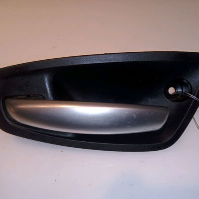 Poignee int porte avg Bmw 1 (E87) 118 d (2004-2007)