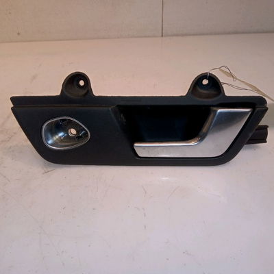 Poignee int porte avd Audi A4 B6 Avant (8E5) 2.5 tdi quattro (2001-2004)