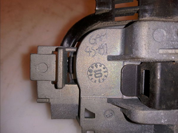 Poignee ext porte avg Audi A4 B6 Avant (8E5) 2.5 tdi quattro (2001-2004)