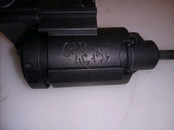 Contacteur de stop sur pedale  Audi A4 B6 Avant (8E5) 2.5 tdi quattro (2001-2004)