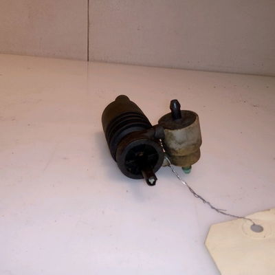 Pompe lave-glace avant Audi A4 B6 Avant (8E5) 2.5 tdi quattro (2001-2004)