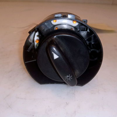 Interrupteur commande de phares Audi A3 (8L1) 1.9 tdi (1996-2001)
