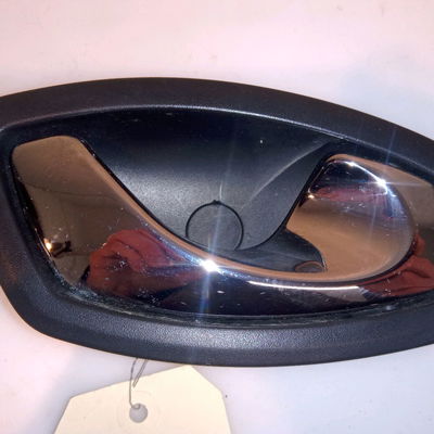 Poignee int porte avd Renault CAPTUR I (J5_, H5_) 1.5 dci 90 (2013) 5 portes