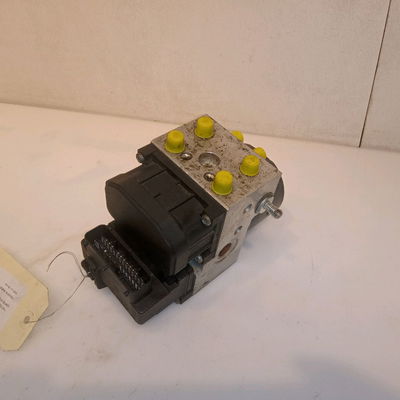 Unité hydraulique abs Toyota YARIS (_P1_) 1.3 (scp12_, scp13_) (2002-2005)