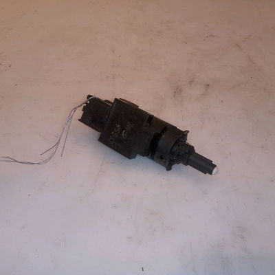 Contacteur de stop sur pedale  Peugeot RIFTER 1.5 bluehdi 100 (2018)