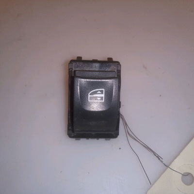 Commande lève-glace porte avant droite Renault SCÉNIC III (JZ0-1_) 1.9 dci (jz0j, jz1j, jz1k, jz1s) (2009)