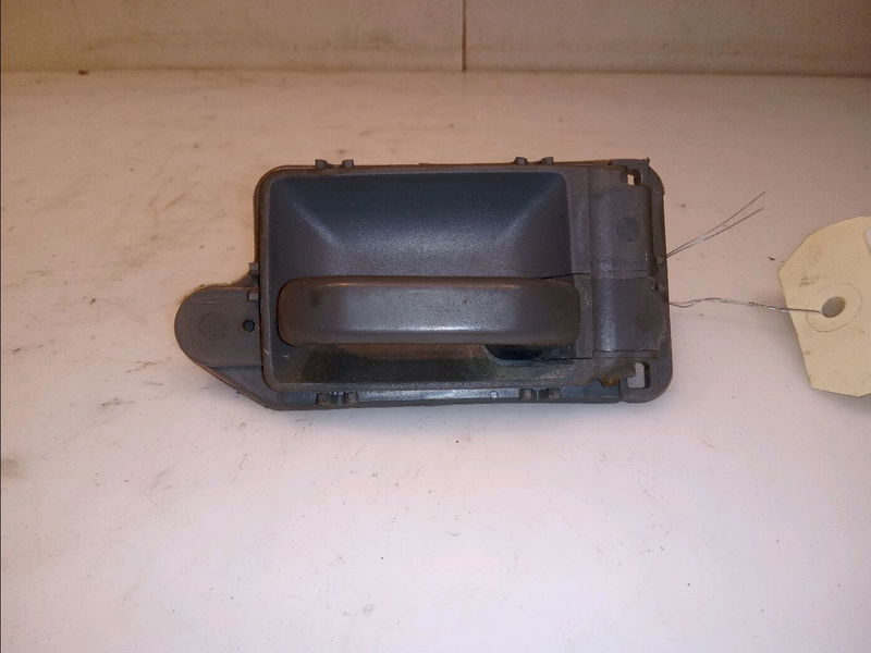 Poignee int porte ard Peugeot 205 II (20A-C) 1.4 (1988-1998)