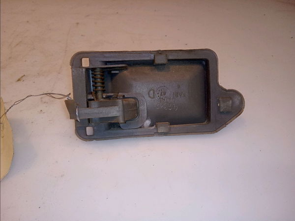 Poignee int porte ard Peugeot 205 II (20A-C) 1.4 (1988-1998)
