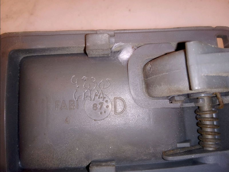 Poignee int porte ard Peugeot 205 II (20A-C) 1.4 (1988-1998)