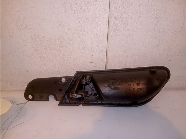 Poignee int porte ard Mercedes-benz CLASSE A (W169) A 180 cdi (169.007, 169.307) (2004-2012) 5 portes