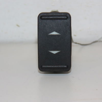 Commande lève-glace porte avant droite Ford FOCUS II (DA_, HCP, DP) 1.8 tdci (2005-2012)