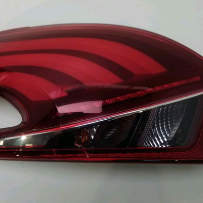 Feu arrière gauche PEUGEOT 208