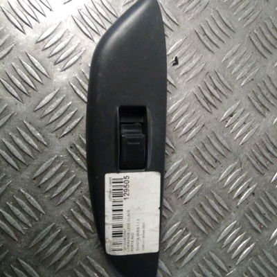 Commande lève-glace porte avant droite Toyota YARIS (_P1_) 1.3 (scp12_, scp13_) (2002-2005)