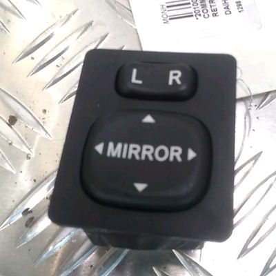 Commande rétroviseurs extérieures électriques Daihatsu SIRION (M3_) 1.3 (2008)