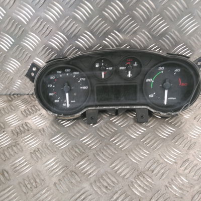 Bloc compteurs Iveco DAILY VI Camion plate-forme-Châssis 33s13, 35s13, 35c13 (2014)