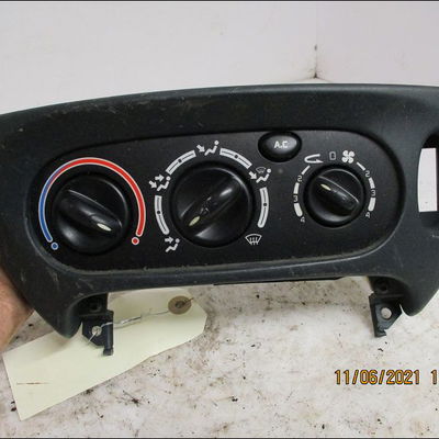 Commande de chauffage Renault MEGANE Scenic (JA0-1_) 2.0 i (ja02, ja0g) (1999-1999)