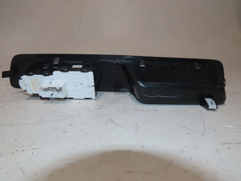 Commande lève-glace porte avant gauche Citroën JUMPY Camionnette (V_) 2.0 bluehdi 180 (2016)