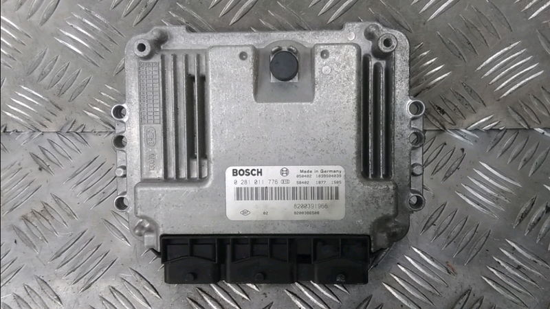Calculateur moteur Renault MEGANE II Coupé-Cabriolet (EM0-1_) 1.9 dci (2003-2009)