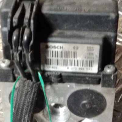 Unité hydraulique abs Toyota COROLLA (_E12_) 2.0 d-4d (cde120_) (2002-2006)