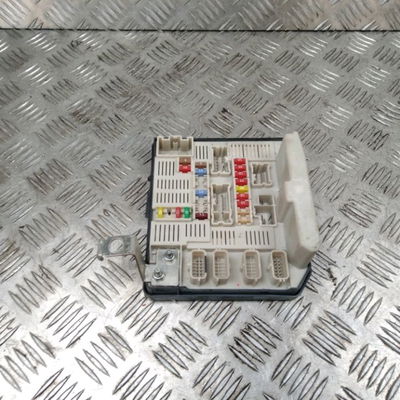 Platine fusible av Renault MEGANE II (BM0-1_, CM0-1_) 1.5 dci (bm1e, cm1e) (2005-2008)