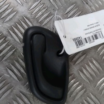 Poignee int porte avg Suzuki GRAND VITARA I (FT, HT) 1.6 4x4 (sq 416) (1998-2003)