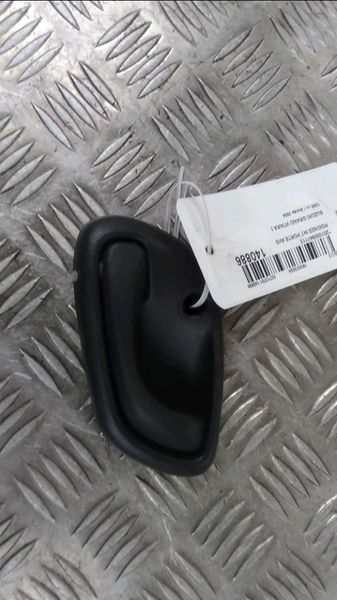 Poignee int porte avg Suzuki GRAND VITARA I (FT, HT) 1.6 4x4 (sq 416) (1998-2003)