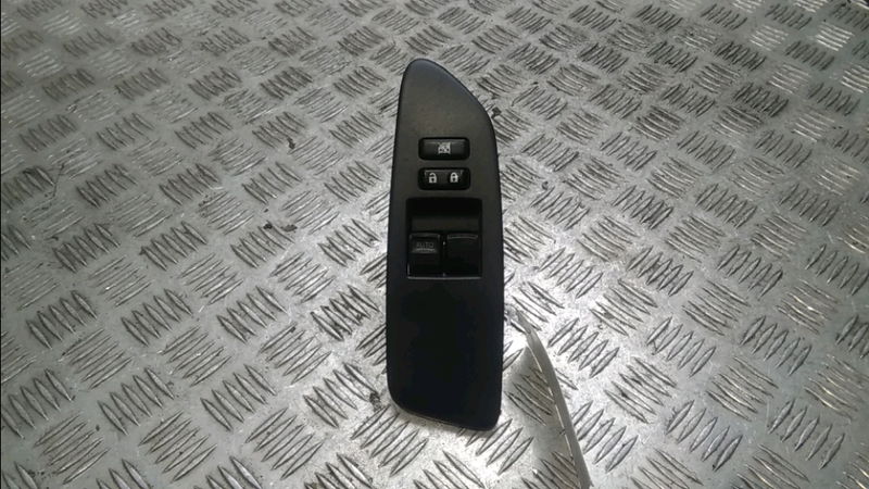 Commande lève-glace porte avant gauche Toyota AURIS (_E15_) 1.4 (zze150_) (2007-2012)