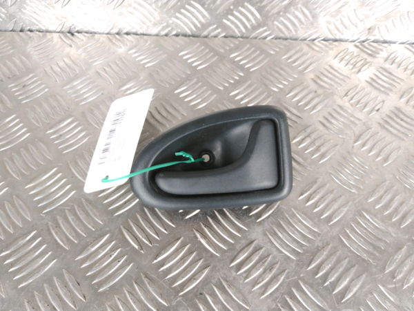 Poignee int porte avd Renault TRAFIC II Camionnette (FL) 2.0 dci 115 (fl01, fl0u) (2006)