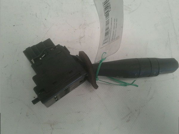 Commande eclairage Peugeot 206 3-5 portes (2A-C) 2.0 hdi 90 (1999-2009) 5 portes